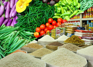 রমজানে নিত্যপণ্যের বাজারে ধাক্কা: সরকারের অনেক কিছুই করার আছে