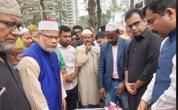 কেন্দ্রীয় শহীদ মিনারে কবি মাহমুদুল হাসান নিজামীর শ্রদ্ধা নিবেদন শেষে জানাযা সম্পন্ন